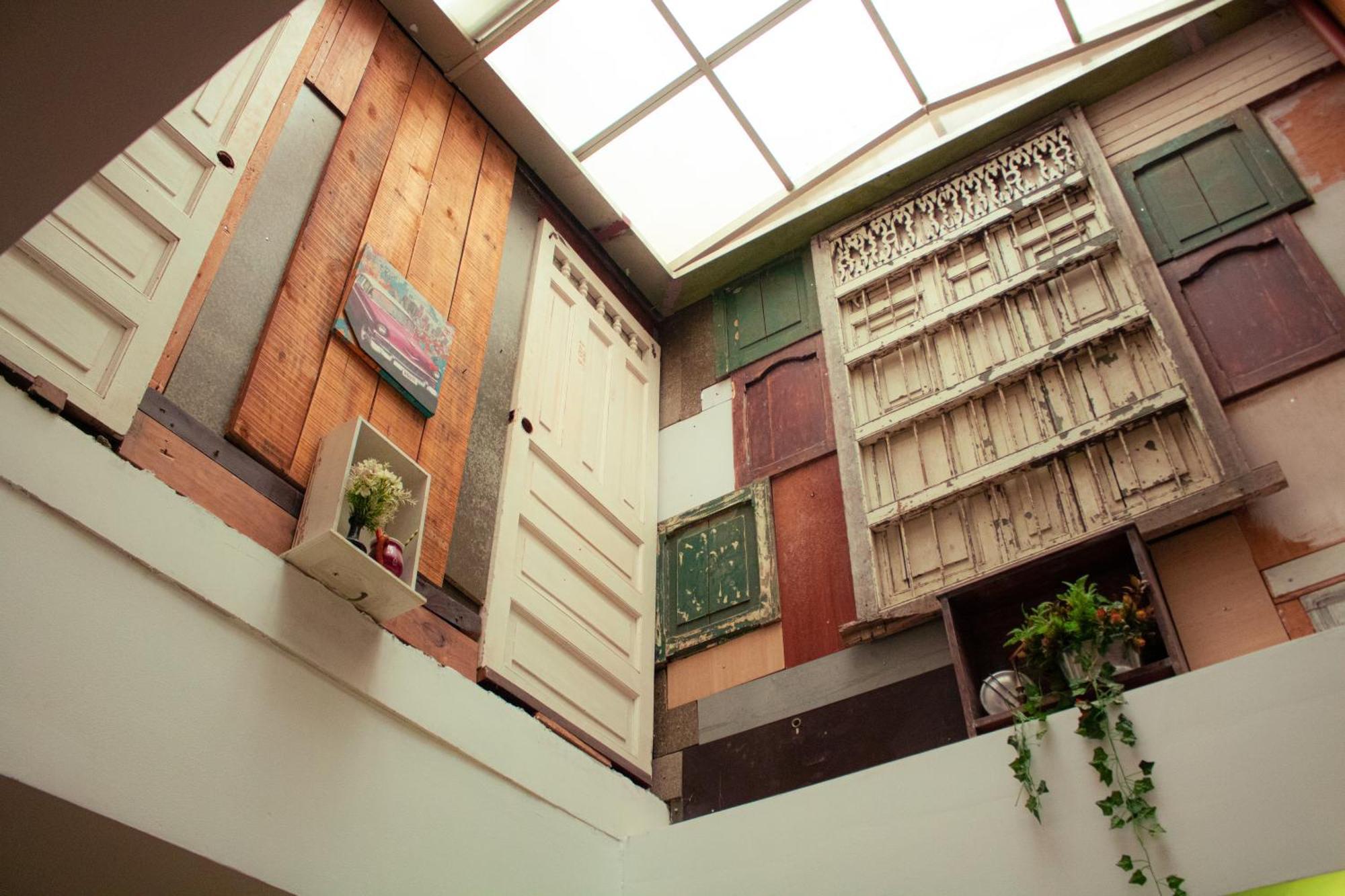 Adn Algo De Nosotros - Malaika Hostel